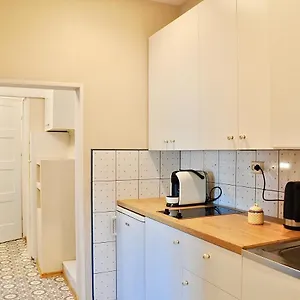  Apartment Tresor Barska 2.0