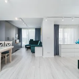  Apartment Ice